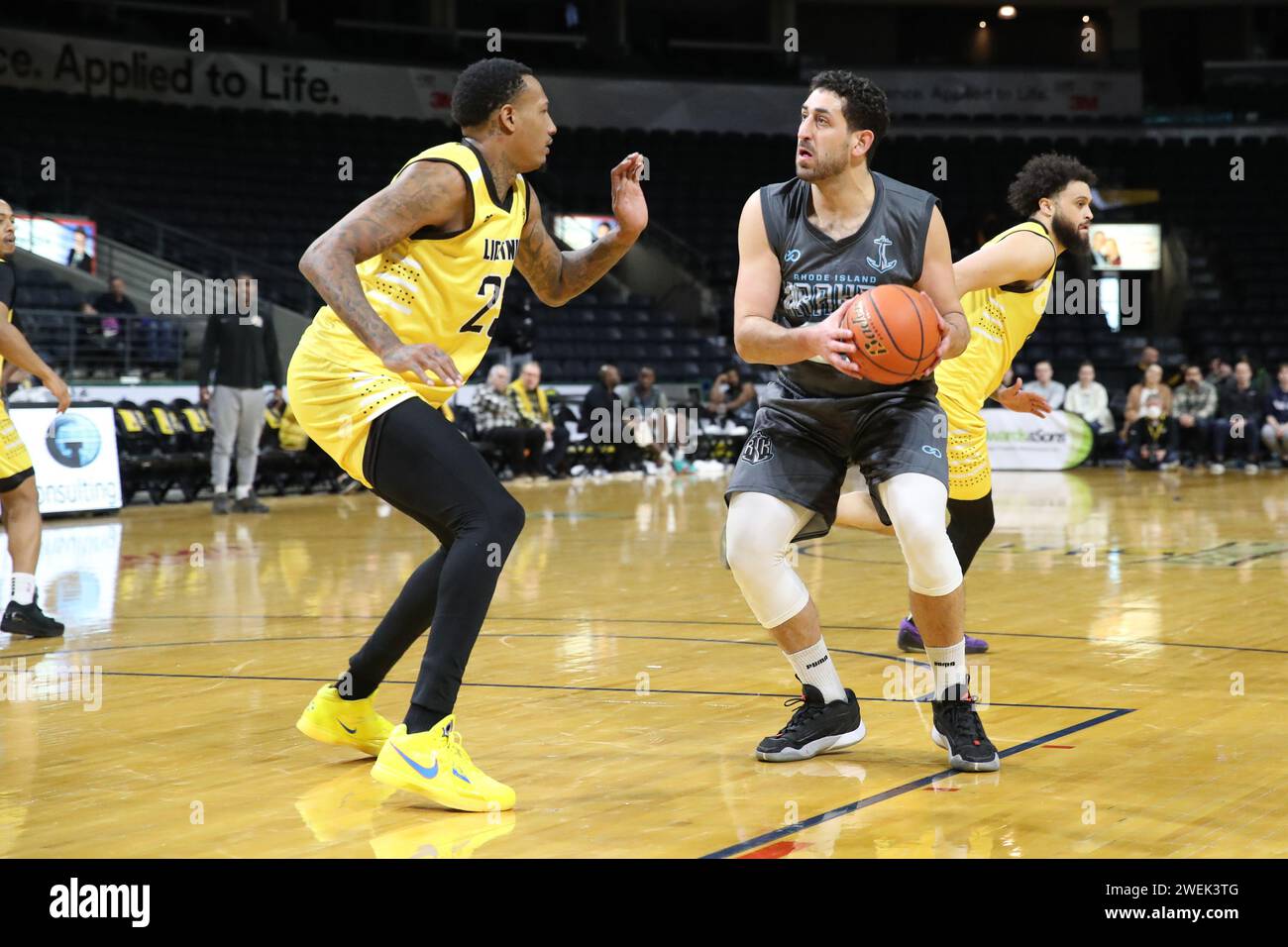 London Ontario Canada, Jan 21 2024. The London Lightning defeat the Rhode Island Kraken on their first visit to Canada. Isaac Medeiros(27) of the Rhod Stock Photo