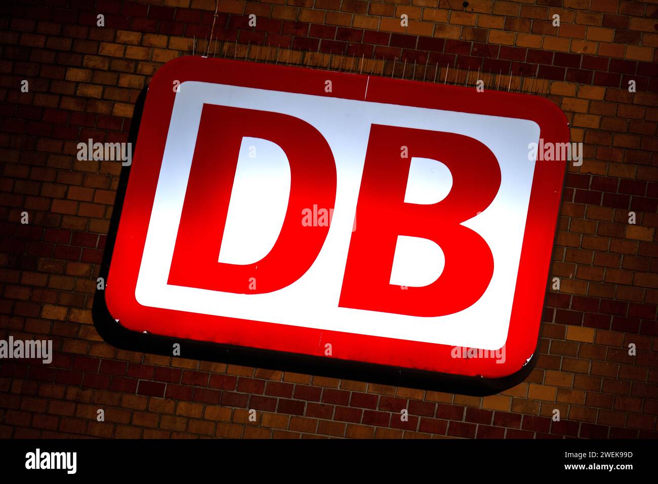 Db bahn logo hi-res stock photography and images - Alamy