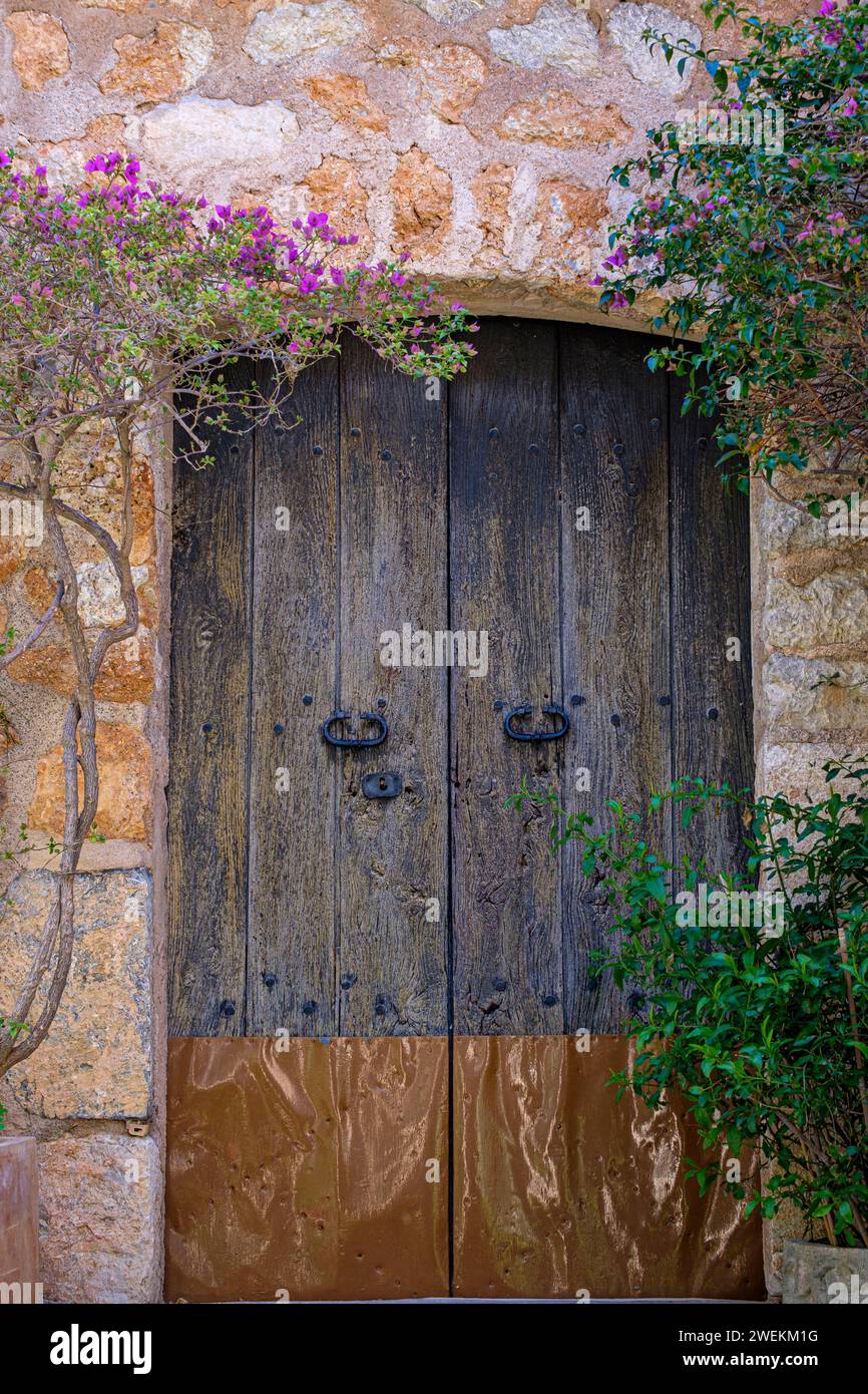 puerta, Fornalutx, Mallorca, Balearic Islands, Spain Stock Photo