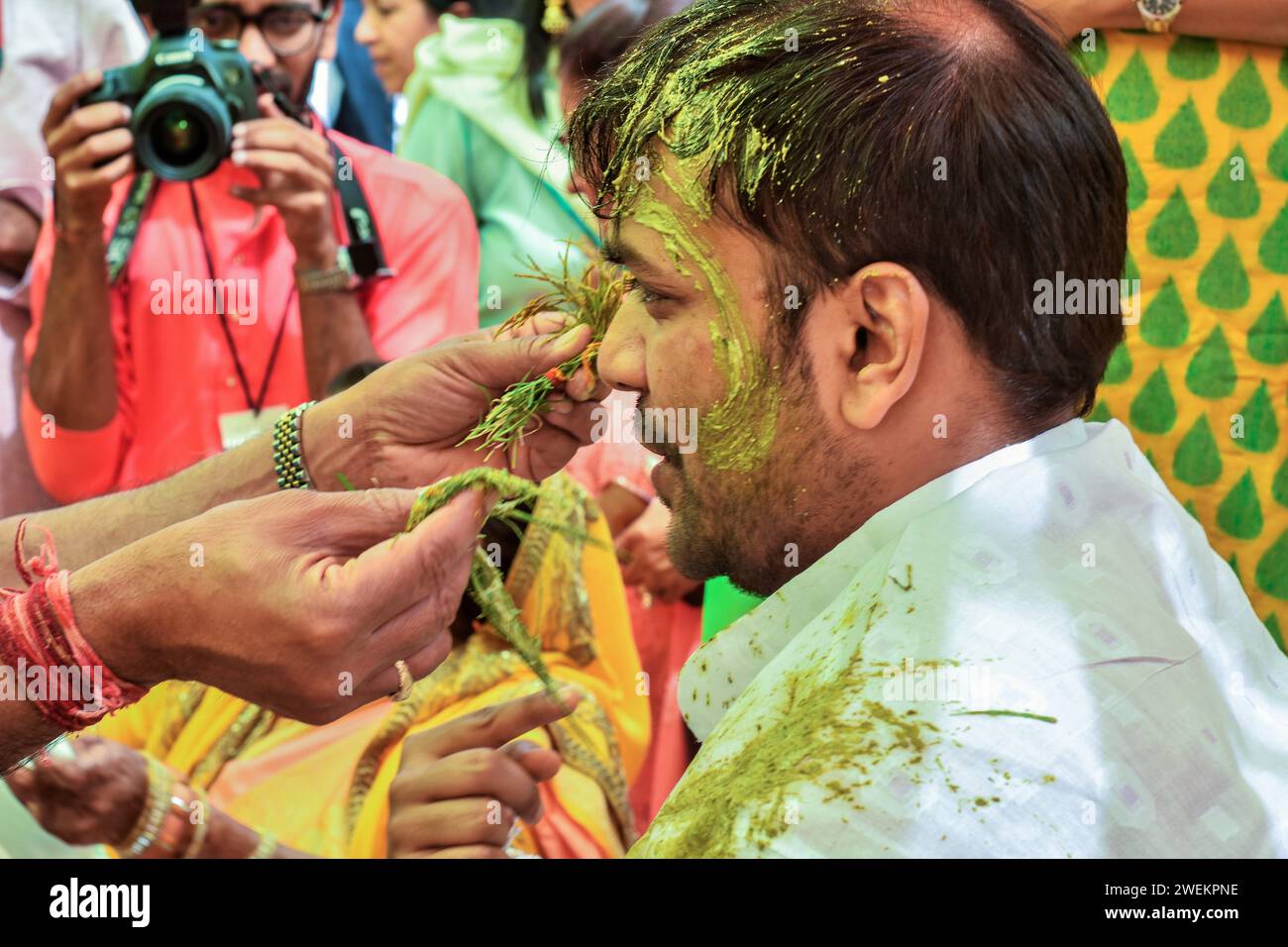 Indian wedding, Haldi ceremony, bridegroom applying turmeric, India, MR ...