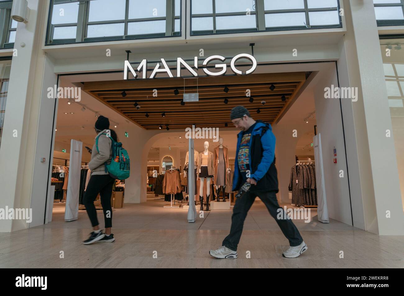 Mango clothes store, centre: mk, Milton Keynes, UK Stock Photo