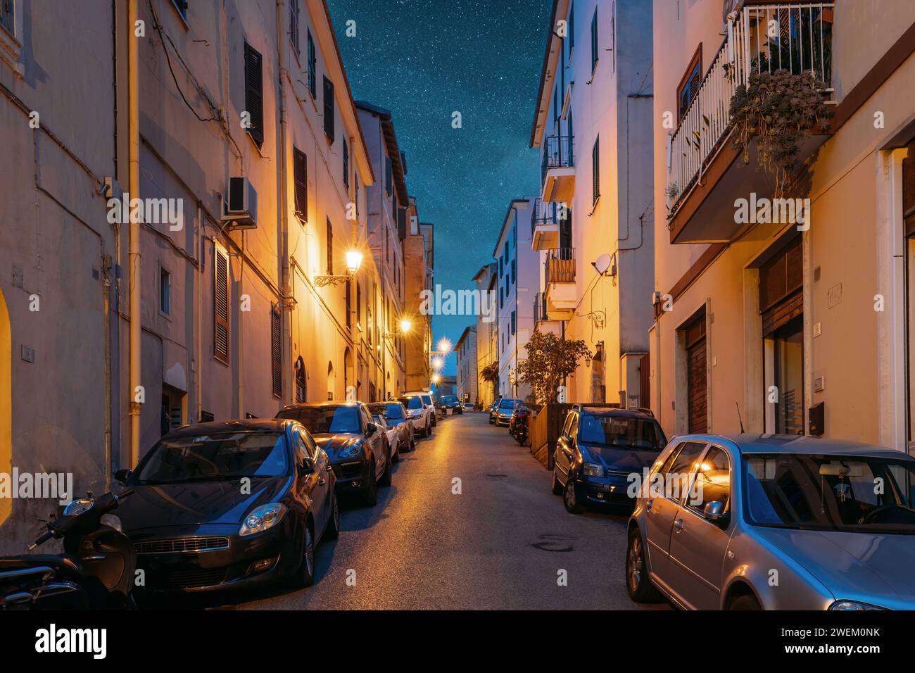 Narrow european street view hi-res stock photography and images - Alamy