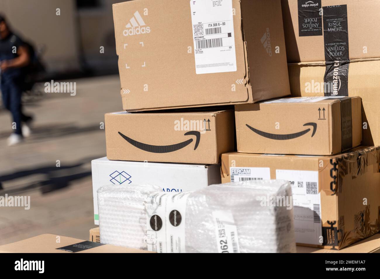 Venice, Italy - September 12, 2022: stacked parcels from a letter carrier in downtown Venice, Italy. Numerous Amazon parcels *** gestapelte Pakete von einem Postboten in Venedig, Italien in der Innenstadt. Zahlreiche Amazon Pakete Stock Photo