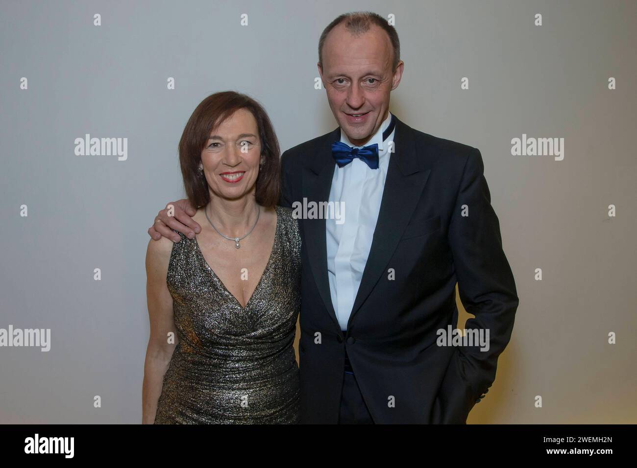 Politiker Friedrich Merz mit Ehefrau Charlotte Prominente kommen zum