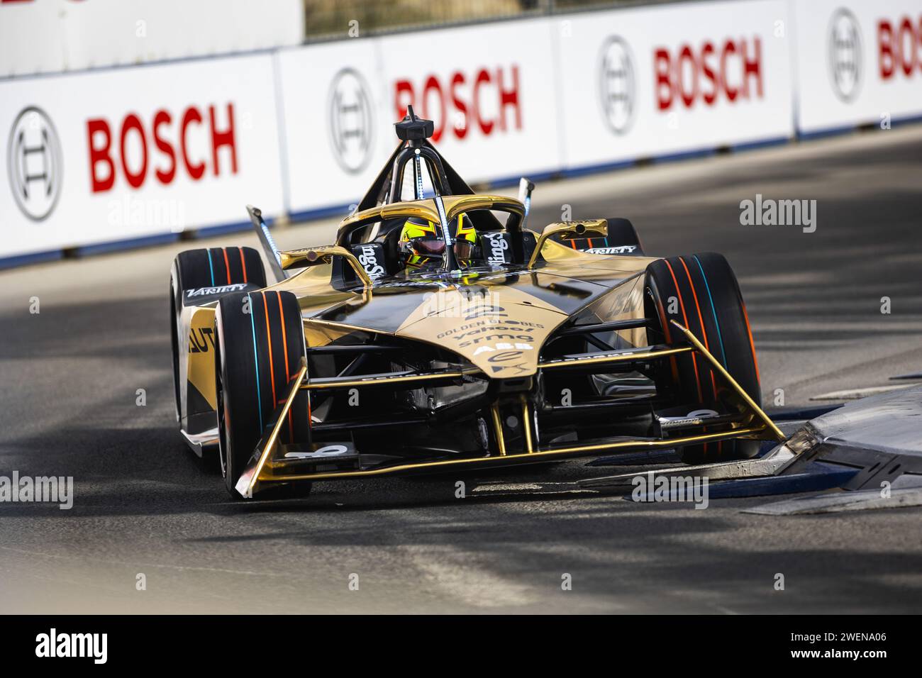 Diriyah, Saudi Arabia, 26/01/2024, 02 VANDOORNE Stoffel (bel), DS Penske, DS E-Tense FE23, action during the 2024 Diriyah E-Prix, 2nd meeting of the 2023-24 ABB FIA Formula E World Championship, on the Riyadh Street Circuit from January 25 to 27, in Diriyah, Saudi Arabia Credit: Independent Photo Agency/Alamy Live News Stock Photo