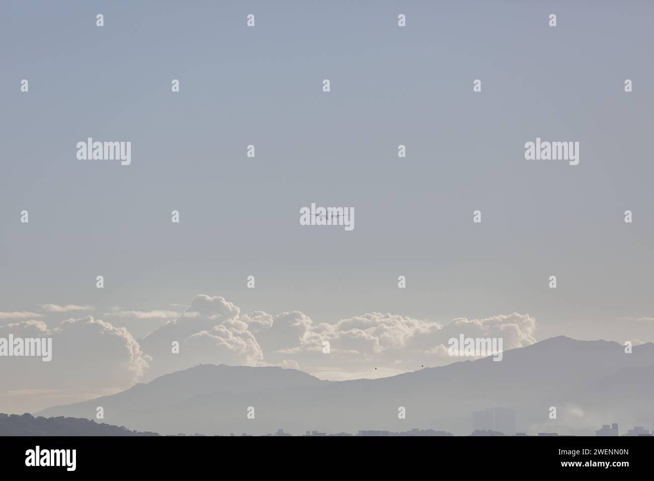 Take off airplane mountains hi-res stock photography and images - Alamy