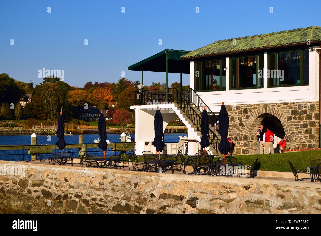 3 The exclusive Indian Harbor Yacht Club sits on the waterfront of the Greenwich Connecticut shore Stock Photo