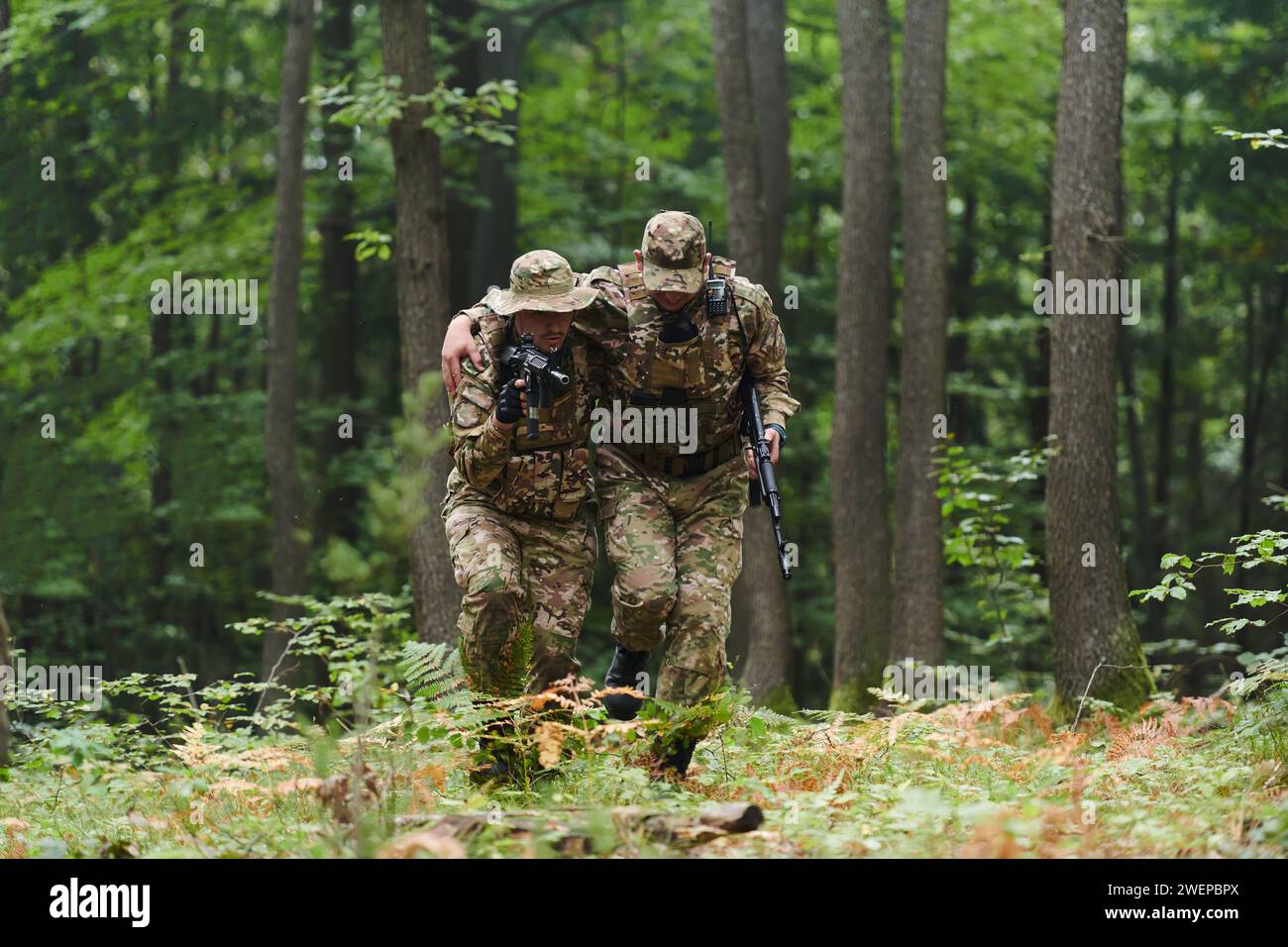 Soldier camaraderie hi-res stock photography and images - Alamy