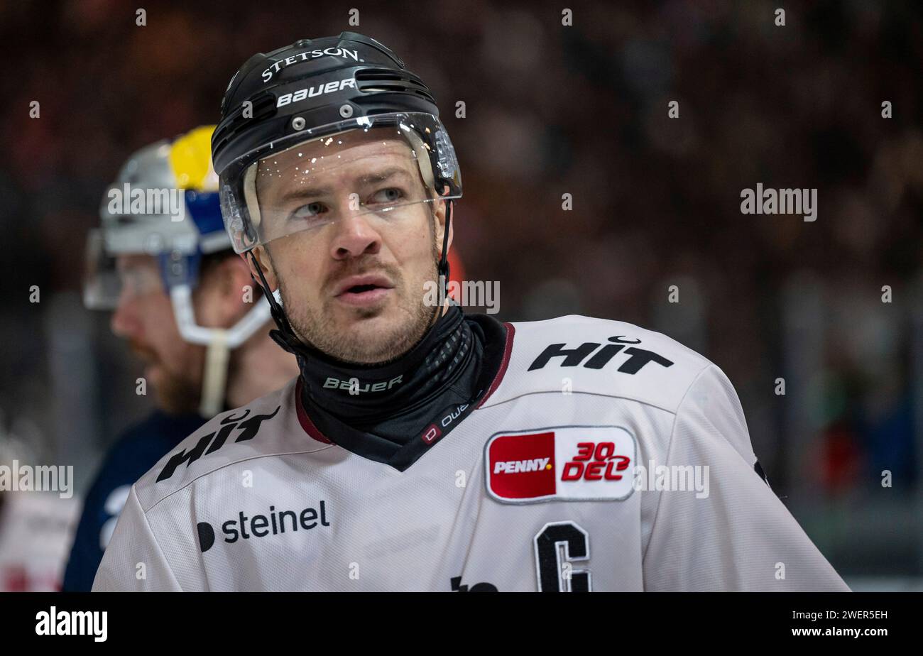 Muenchen, Deutschland. 26th Jan, 2024. Kapitaen Moritz Mueller (Koelner ...