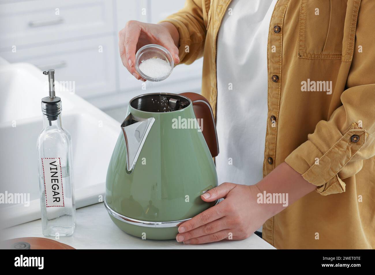 Electric kettle limescale hires stock photography and images Alamy