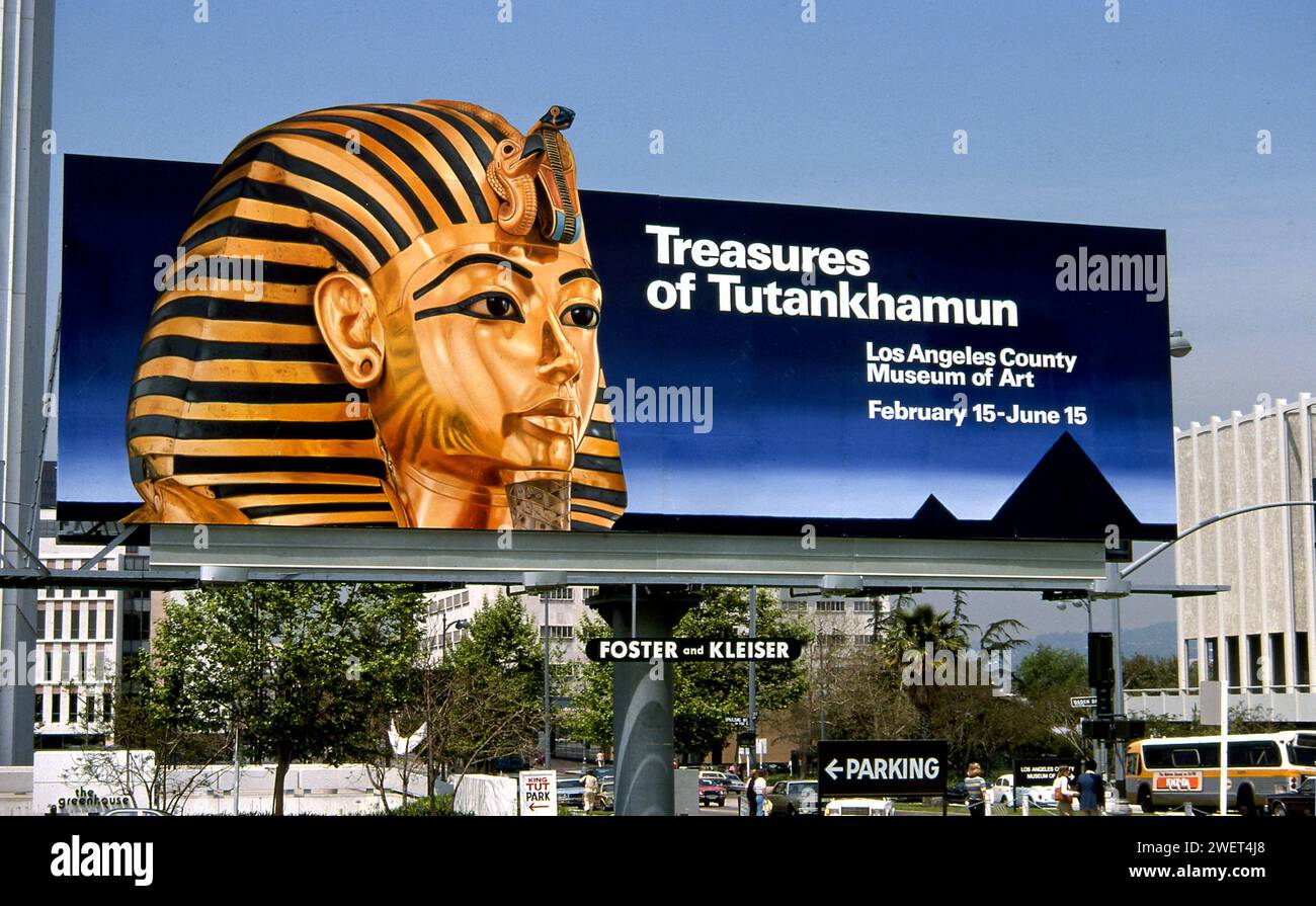 A hand-painted billboard on Wilshire Blvd. promotes the King Tut exhibition at the Los Angeles County Museum across the street, Los Angeles, CA, USA Stock Photo