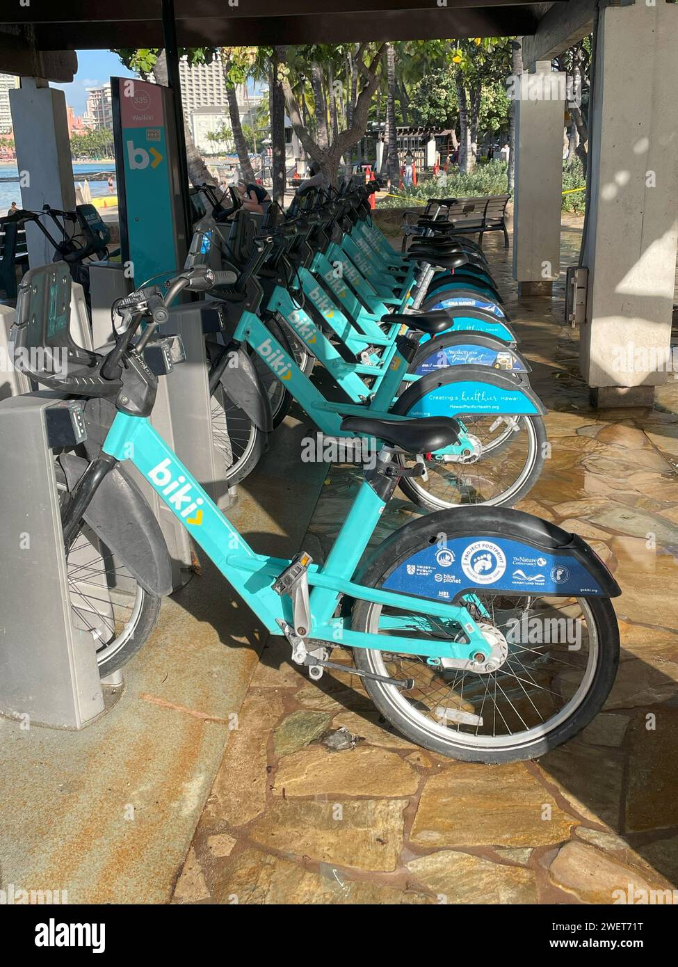 Electric bicycle charging and rental station for pedal / electrical e