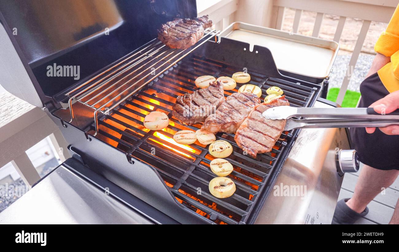 Two burner gas grill hi-res stock photography and images - Alamy