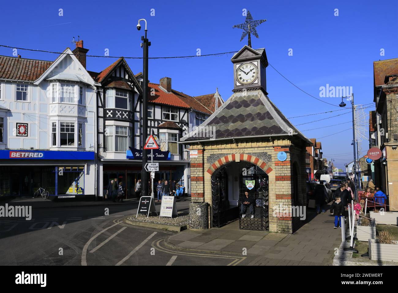 Sheringham norfolk clock street hi-res stock photography and Sheringham norfolk clock street hi-res stock photography and