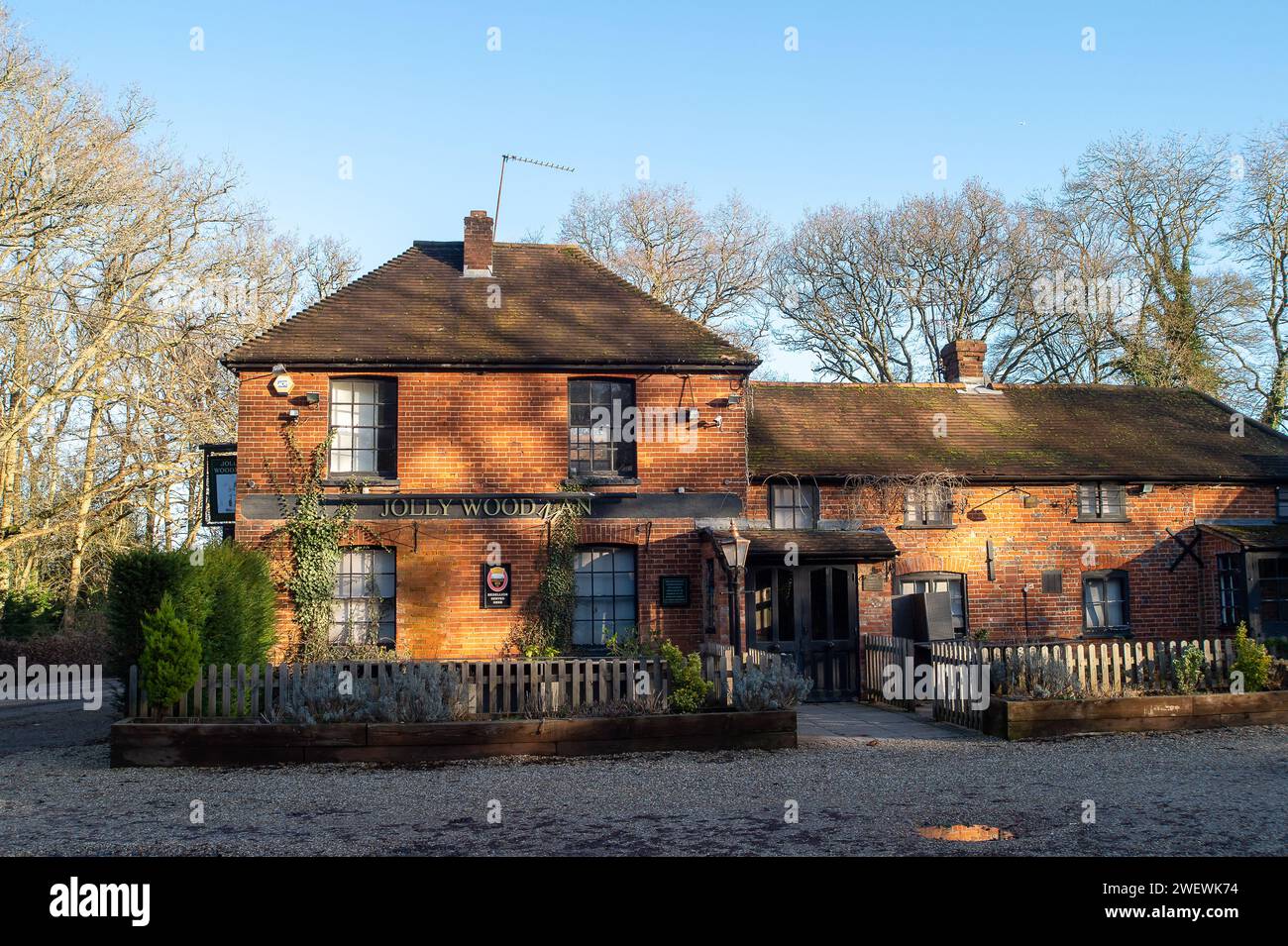 Littleworth Common, UK. 26th January, 2024. The Jolly Woodman pub in