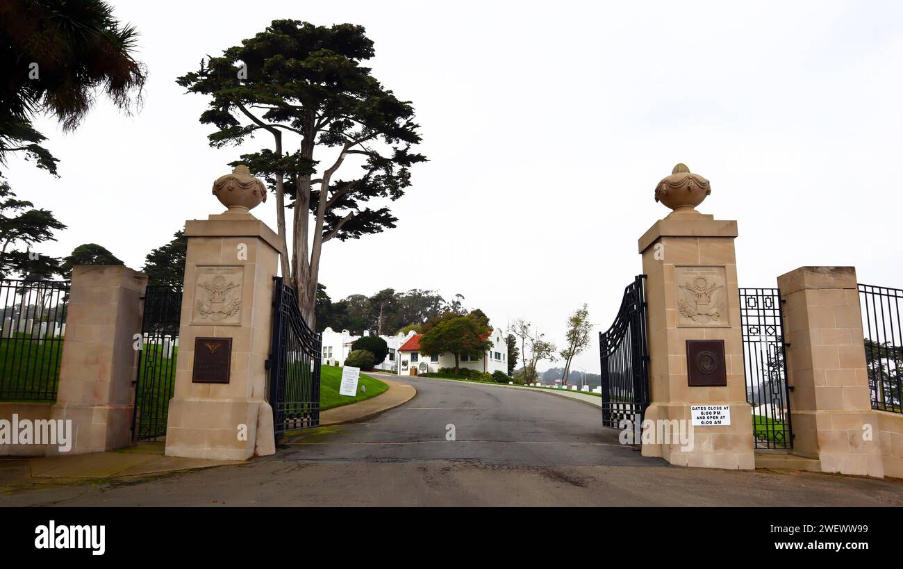 Us national cemeteries hi-res stock photography and images - Alamy