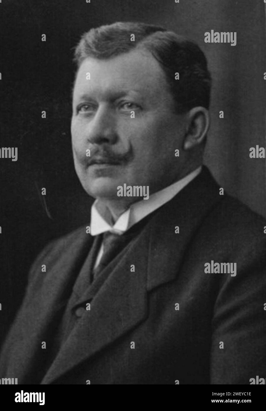 Anciano con bigote hires stock photography and images Alamy