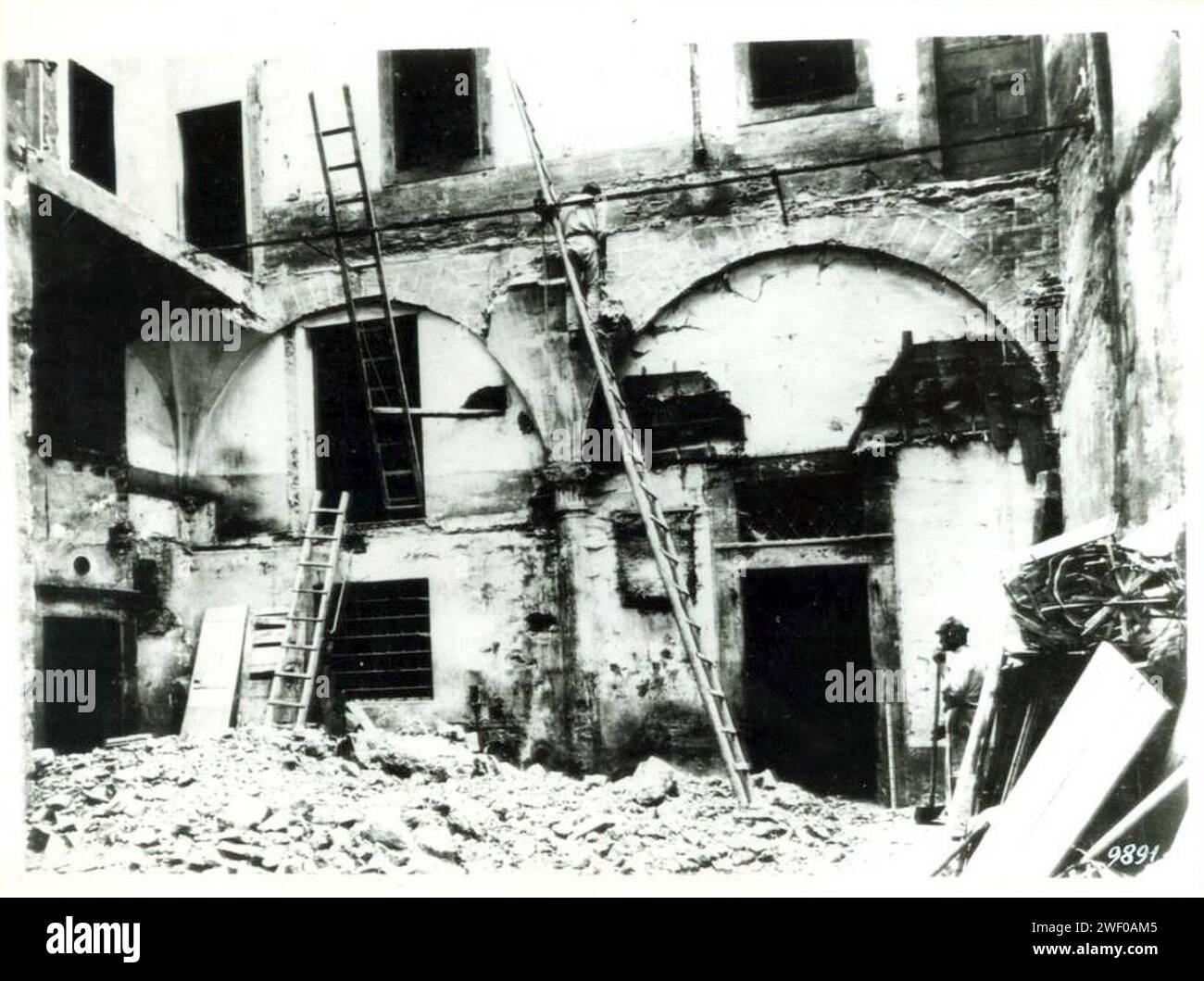 Anonimo, Cortile delle antiche case degli Strozzi in Via di S. Maria