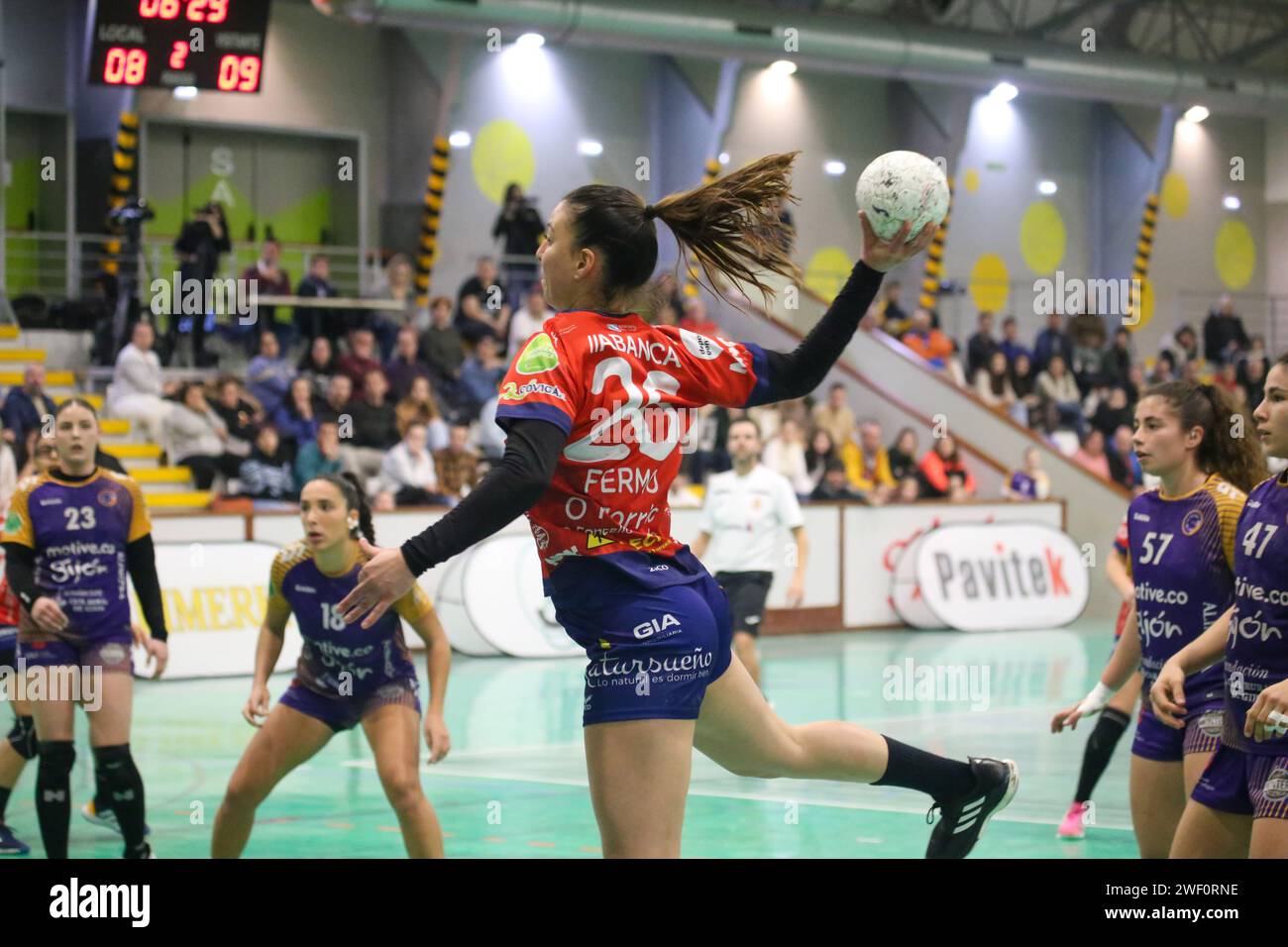 Gijón, Spain, January 27th, 2024: Conserbas Orbe player Rubensa BM. Porriño, Thais Adrielle (26) shoots on goal during the 15th Matchday of the Liga Guerreras Iberdrola 2023-24 between Motive.co Gijón Balonmano La Calzada and Conserbas Orbe Rubensa BM. Porriño, on January 27, 2024, at the Arena Pavilion, in Gijón, Spain. Credit: Alberto Brevers / Alamy Live News. Stock Photo