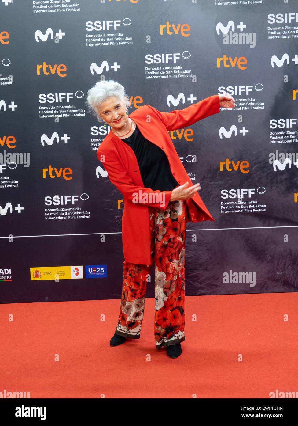 FESTIVAL DE CINE DE SAN SEBASTIAN / SPAIN /ZINEMALDIA / MARISA PAREDES - ALFOMBRA ROJA -International Film Festival Stock Photo