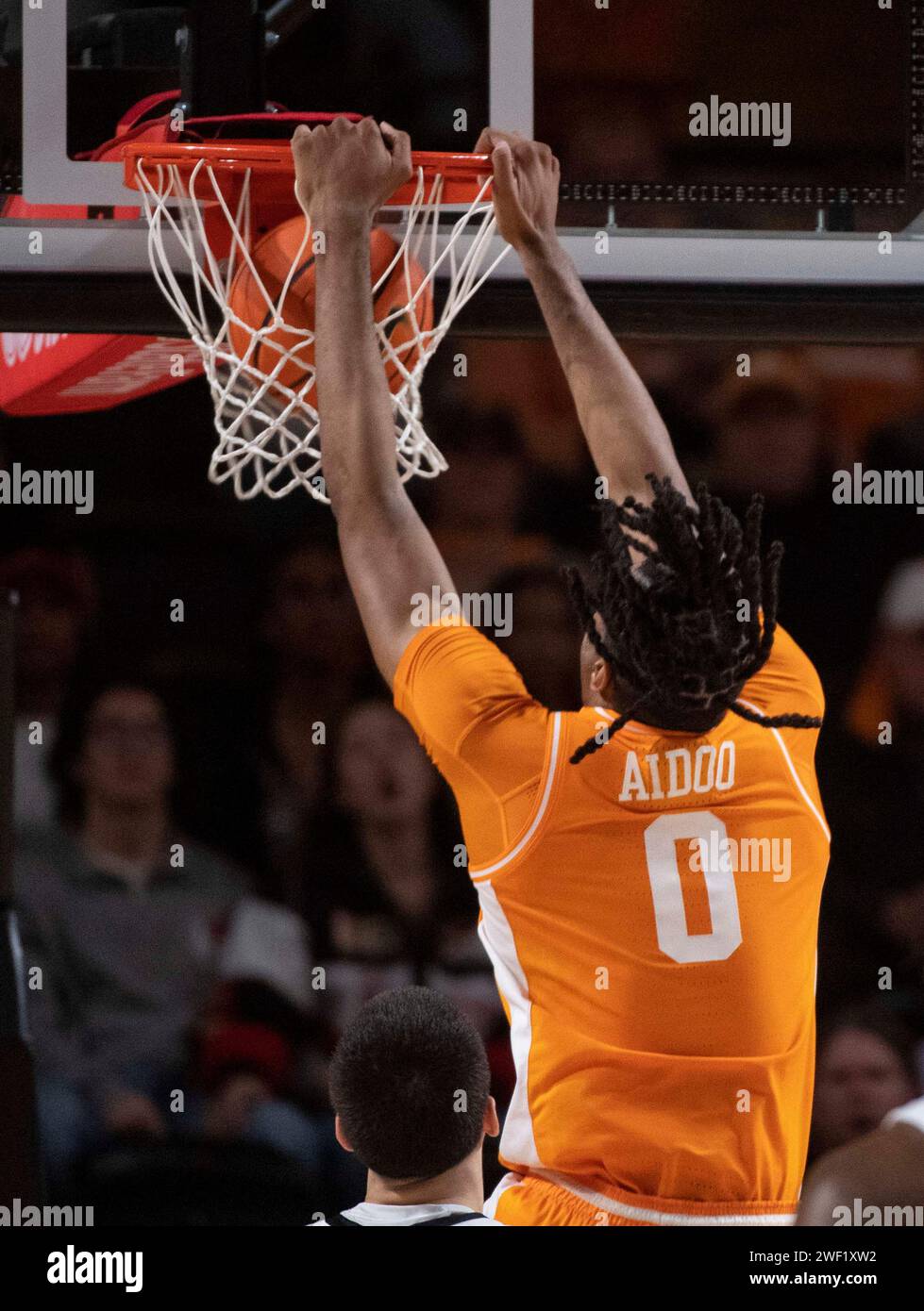 Nashville, Tennessee, USA. 27th Jan, 2024. Tennessee Volunteers forward Jonas Aidoo (0) dunks the ball during his game against Vanderbilt in Nashville. (Credit Image: © Camden Hall/ZUMA Press Wire) EDITORIAL USAGE ONLY! Not for Commercial USAGE! Stock Photo