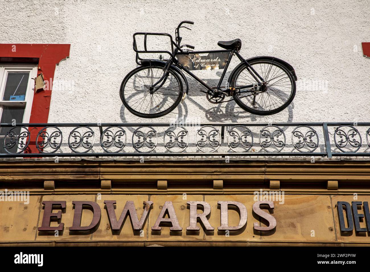 UK, Wales, Gwynedd, Conwy (Conway), town centre, High Street, Edwards