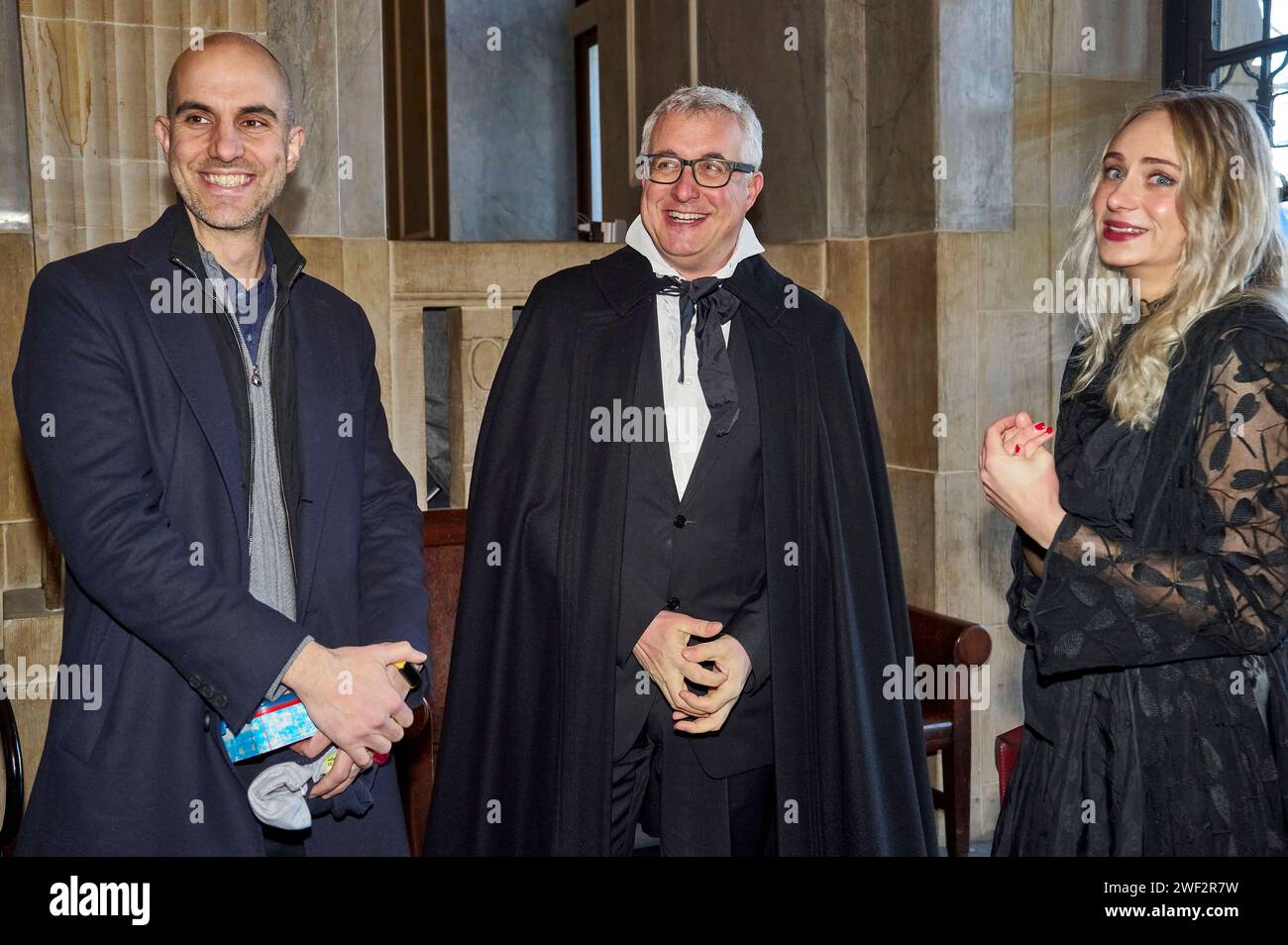Belit Onay Und Christian Held Mit Komparsin Bei Drehabreiten Zum Film belit-onay-und-christian-held-mit-komparsin-bei-drehabreiten-zum-film