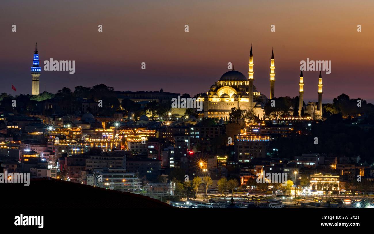 Hagia Sophia mosque in Istambul at night Stock Photo - Alamy