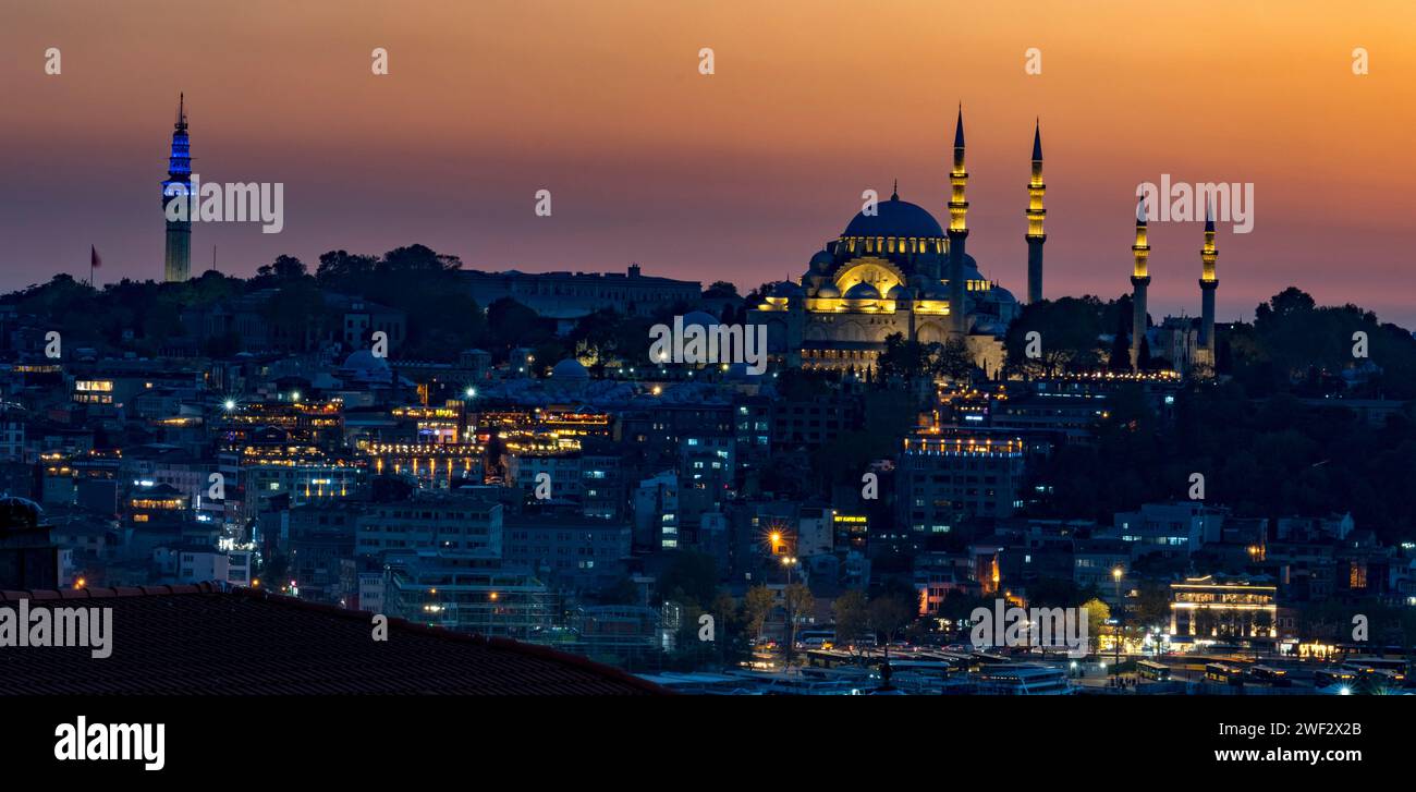 Hagia Sophia mosque in Istambul at night Stock Photo - Alamy