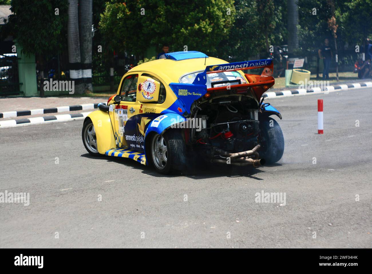 Volkswagen Beetle doing drifting during the VW Indonesia Jamboree gathering in Malang Stock Photo