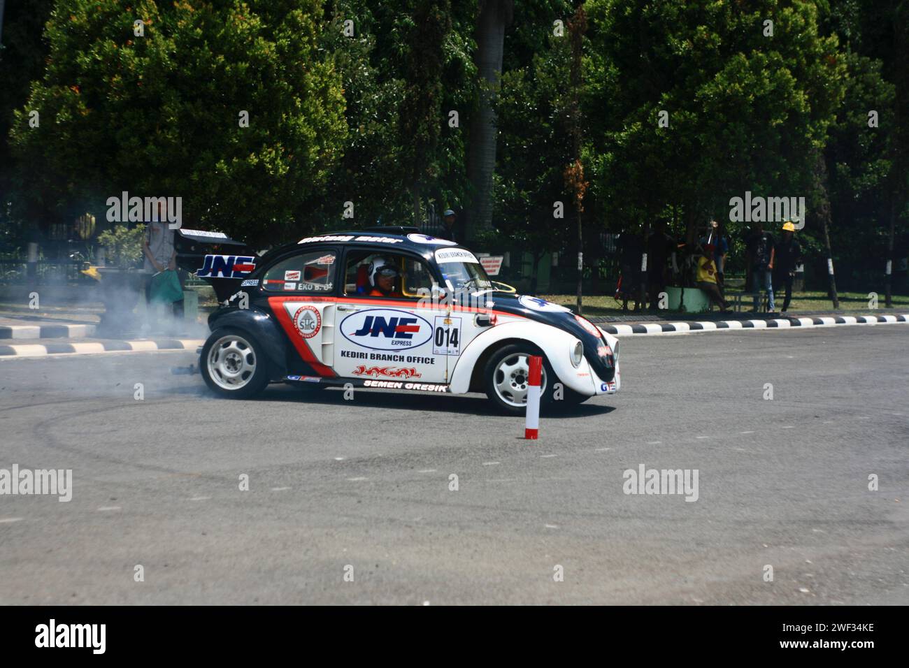Volkswagen Beetle doing drifting during the VW Indonesia Jamboree gathering in Malang Stock Photo