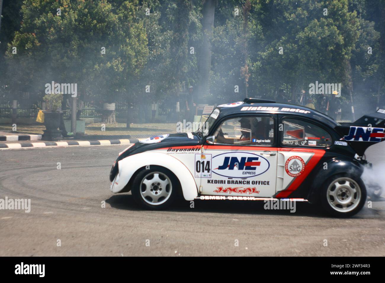 Volkswagen Beetle doing drifting during the VW Indonesia Jamboree gathering in Malang Stock Photo