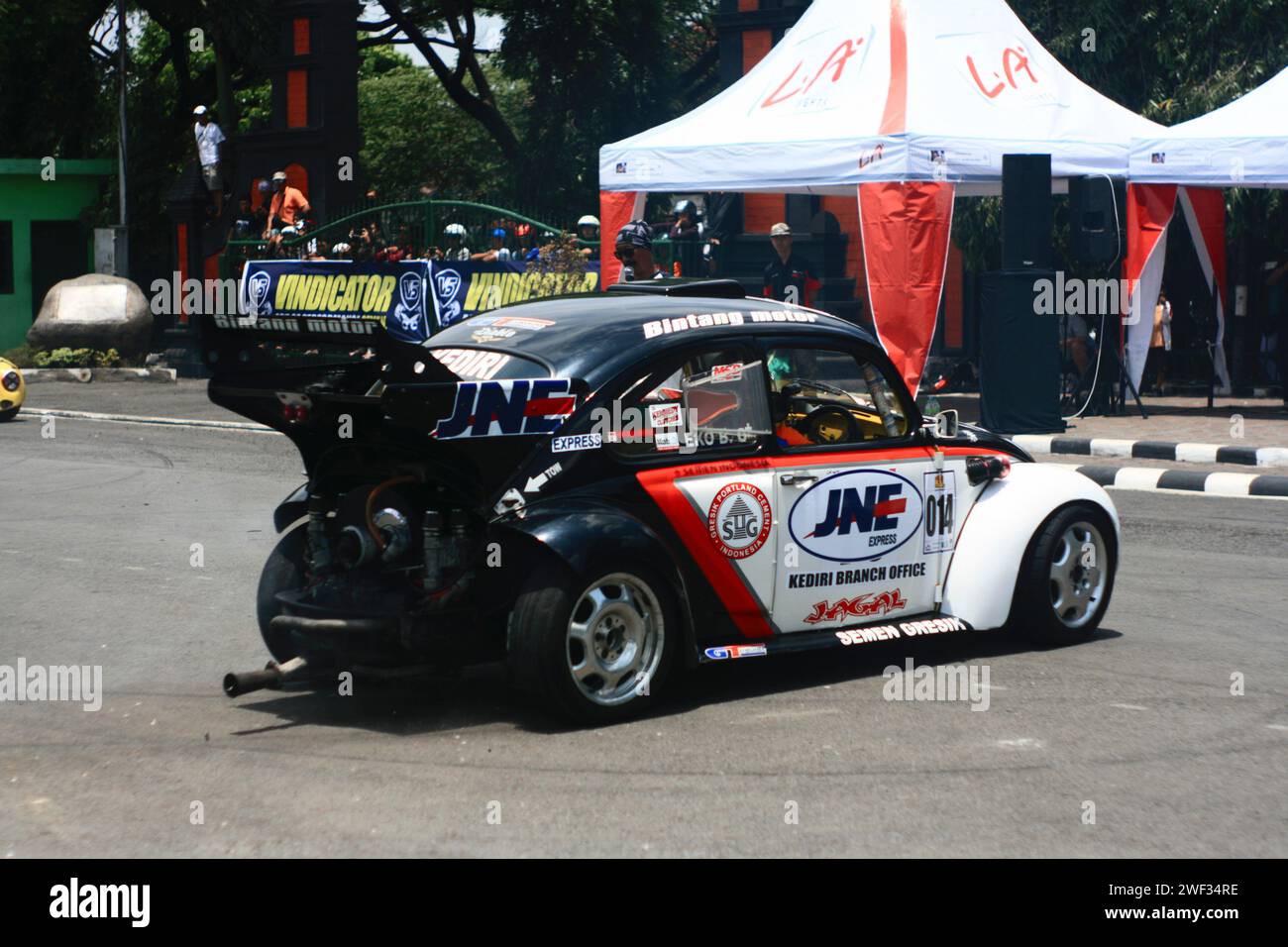 Volkswagen Beetle doing drifting during the VW Indonesia Jamboree gathering in Malang Stock Photo