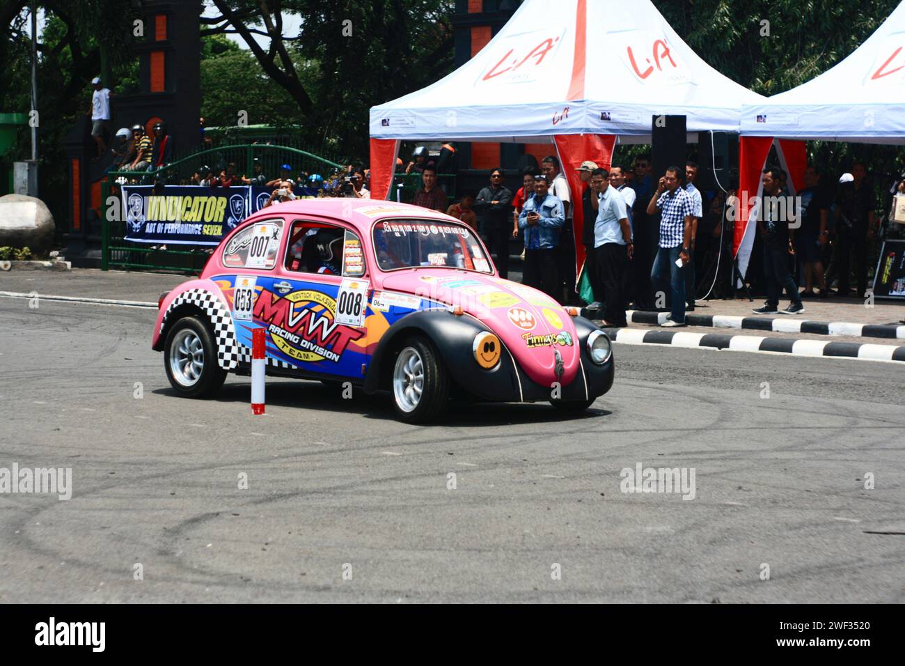 Volkswagen Beetle doing drifting during the VW Indonesia Jamboree gathering in Malang Stock Photo