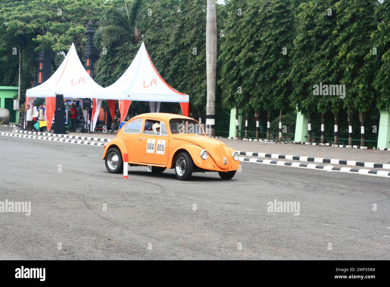 Volkswagen Beetle doing drifting during the VW Indonesia Jamboree gathering in Malang Stock Photo