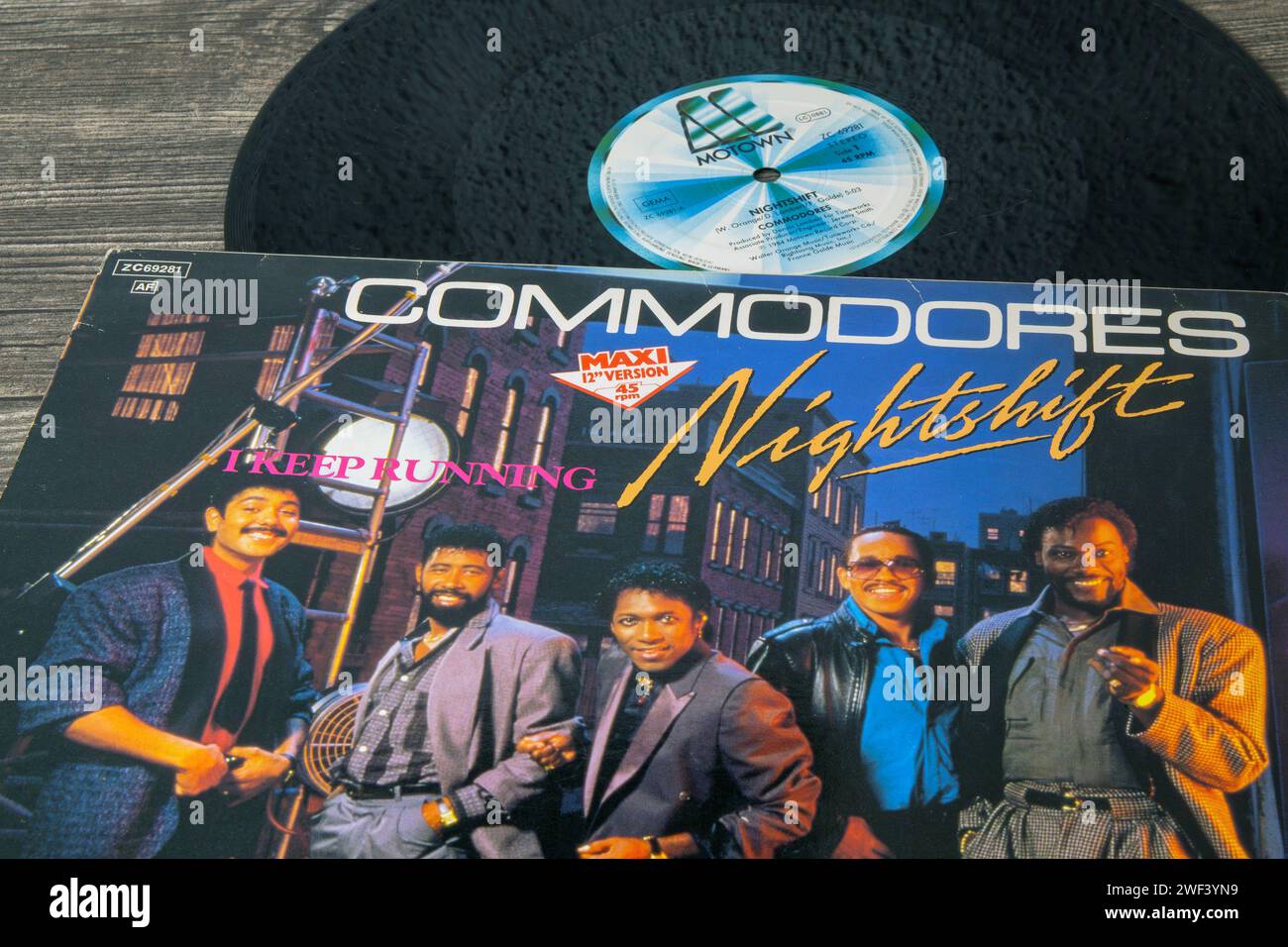 Maxi single hi-res stock photography and images - Alamy