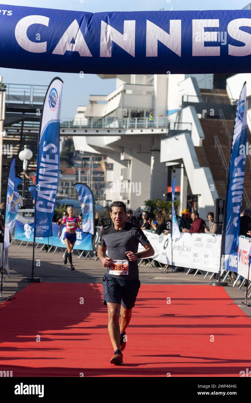 Cannes, France. 28th Jan, 2024. 7th edition of the Cannes Urban Trail