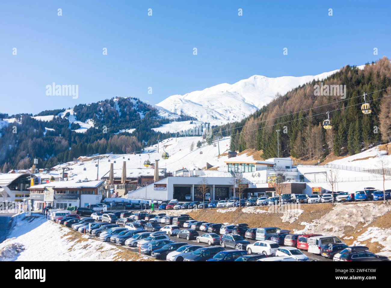 Fiss: ski lifts, ski slope, downhill skiing, Samnaun Alps in Serfaus-Fiss-Ladis, Tirol, Tyrol, Austria Stock Photo