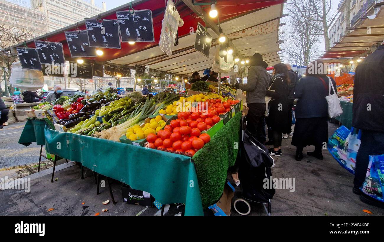 Sunday morning market, Bd Auguste Blanqui, Paris, Ile-de-France, Grand-Paris, France Stock Photo