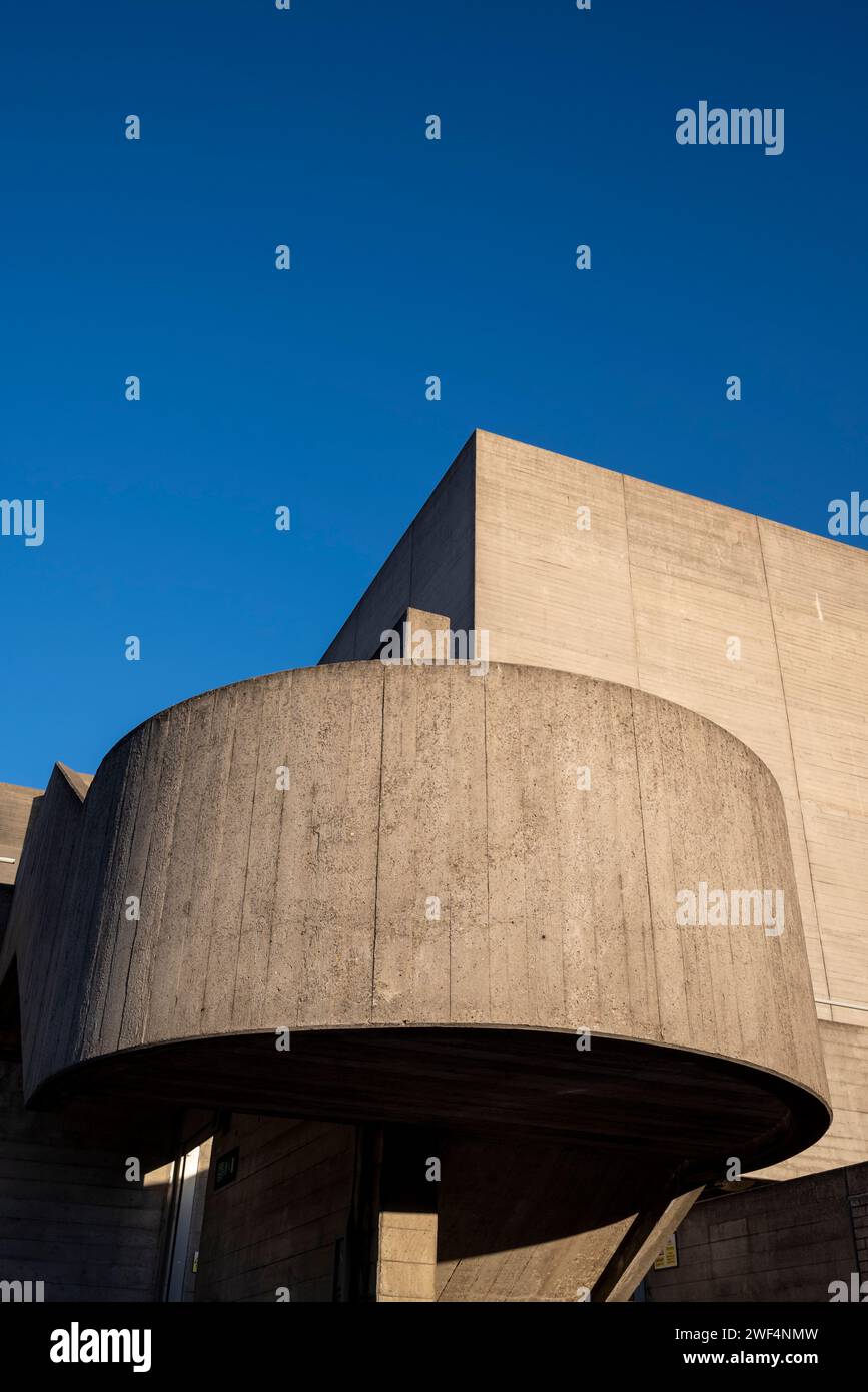 National Theatre, a performing arts venue and associated theatre ...