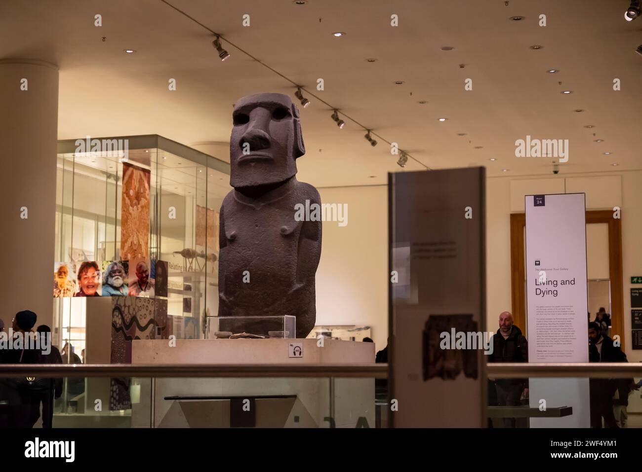 Hoa Hakananai'a moai, a megalithic statue from Rapa Nui (Easter Island