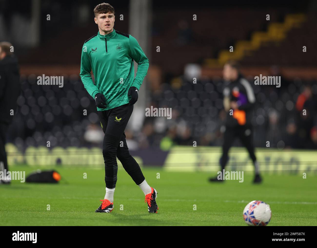 London, UK. 27th Jan, 2024. Alex Murphy of Newcastle United warms up before the The FA Cup match at Craven Cottage, London. Picture credit should read: Paul Terry/Sportimage Credit: Sportimage Ltd/Alamy Live News Stock Photo