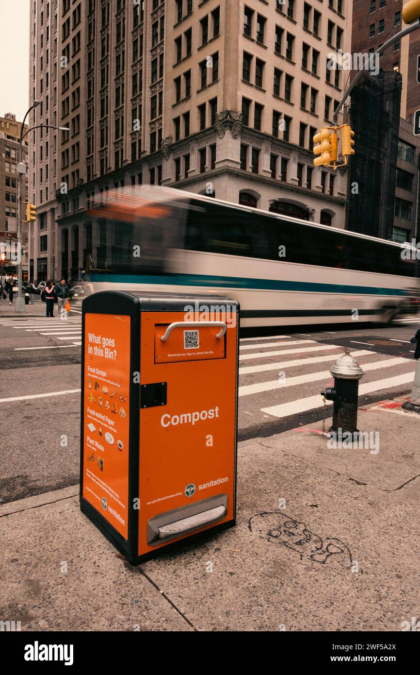 Smart composting bins hires stock photography and images Alamy