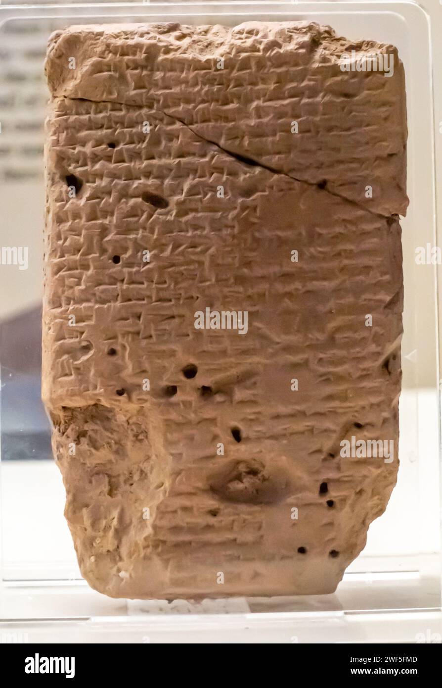 Text about Ersamma prayer in the honor of Marduk followed by Ersemma prayer, terracotta, New Asur, Sultantepe Sultan tepe, Neo-Assyrian Period Stock Photo