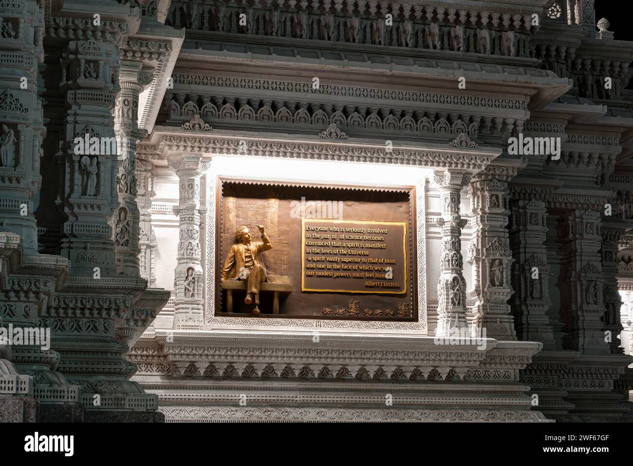 A plaque dedicated to Albert Einstein on the exterior of BAPS Swaminarayan Akshardham. Hindu temple. Robbinsville, NJ, USA Stock Photo