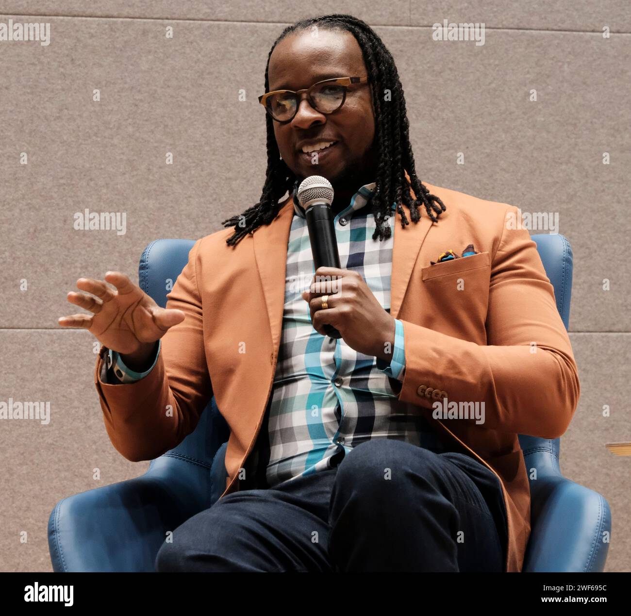 Atlanta, Georgia, USA. 28th Jan, 2024. Author and anti-racist scholar Ibram X Kendi speaks to an audience in Atlanta about the release of his new book ''Barracoon'', which is an adaptation of Zora Neale Hurston's book of the same title. Kendi's adaptation contain's language that caters to younger readers. (Credit Image: © John Arthur Brown/ZUMA Press Wire) EDITORIAL USAGE ONLY! Not for Commercial USAGE! Credit: ZUMA Press, Inc./Alamy Live News Stock Photo