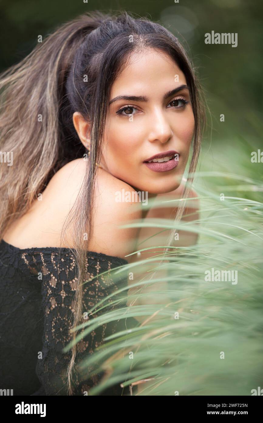 Beautiful hispanic latina woman 30s hi-res stock photography and images ...