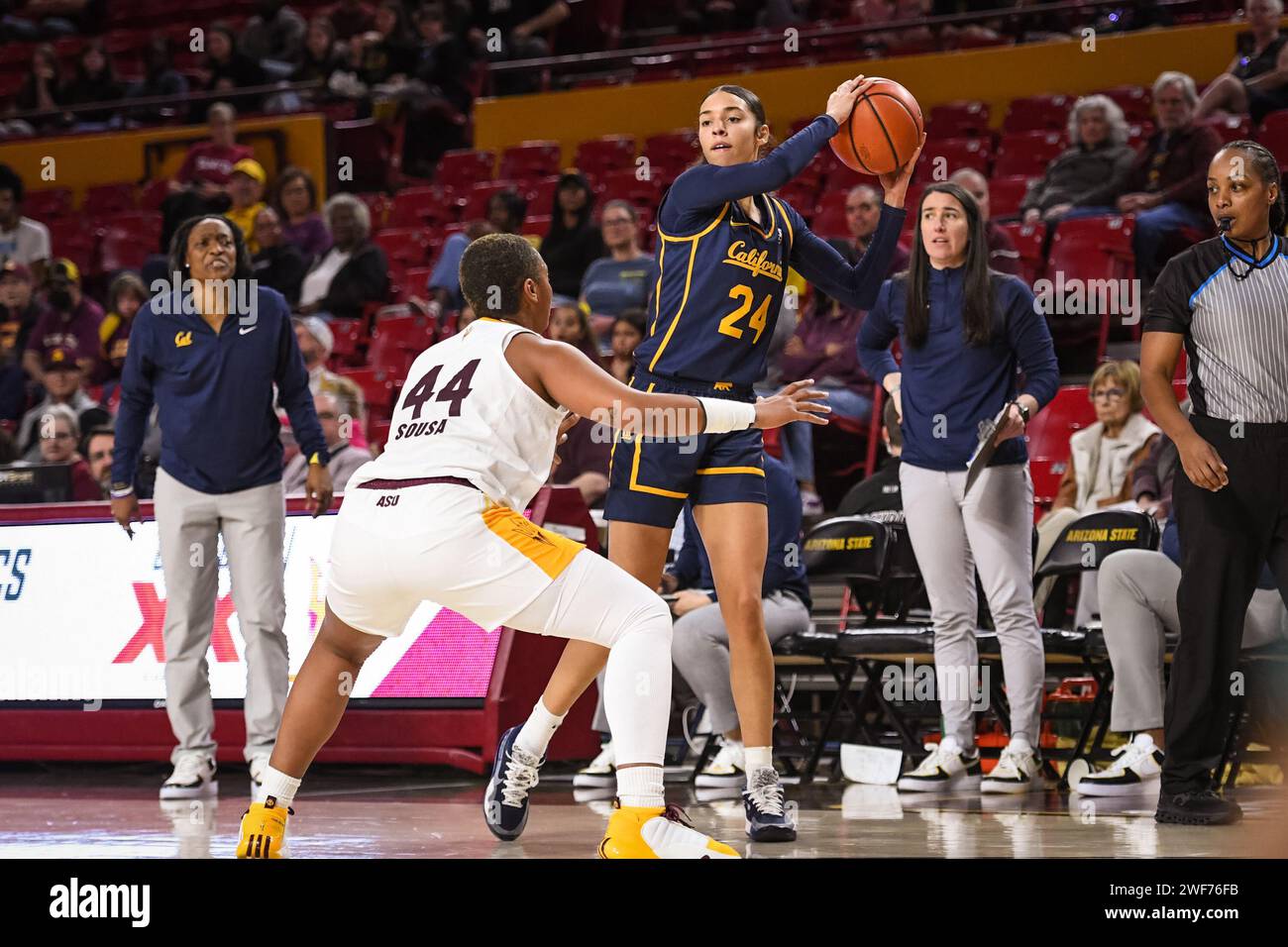 California Golden Bears guard McKayla Williams (24) looks to pass the ball in the second half of the NCAA basketball game against Arizona State in Tem Stock Photo
