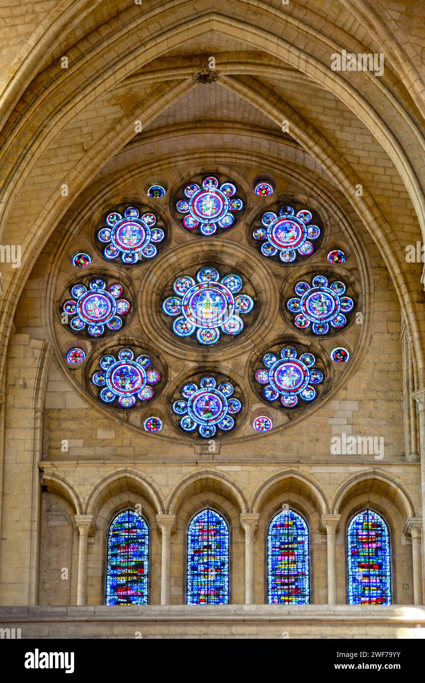 Laon cathedral, Notre-Dame, stained glass rose window, Roman Catholic church located in Laon, Aisne, Hauts-de-France, France. Built in the twelfth and Stock Photo