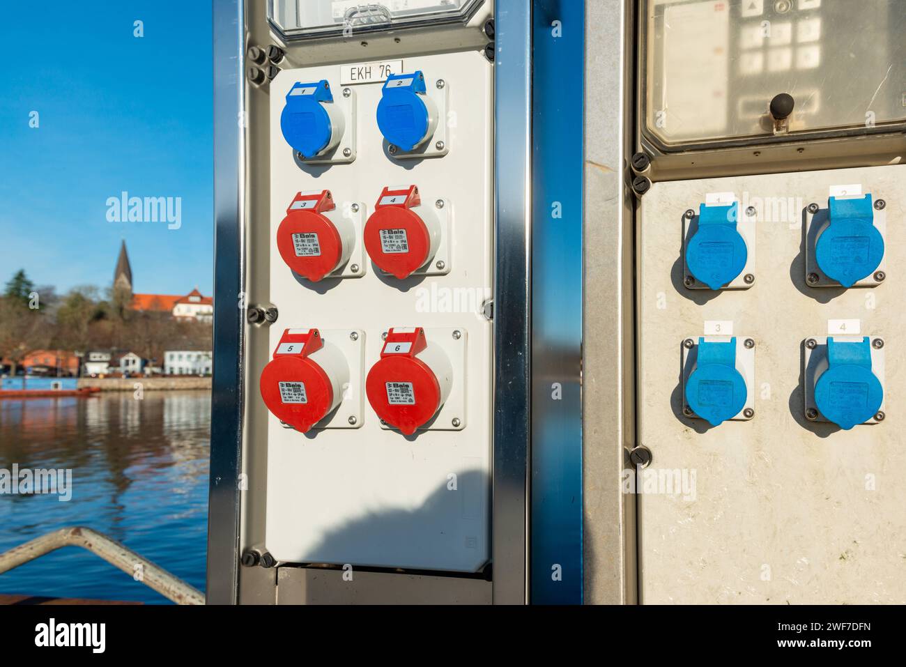 Elektroanschluss hires stock photography and images Alamy